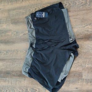 Spalding 3x running short